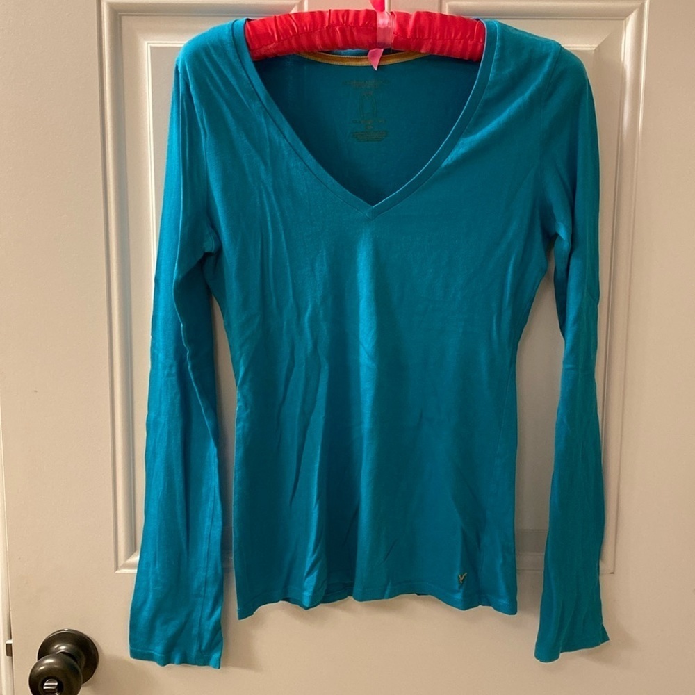 American Eagle layering t-shirt